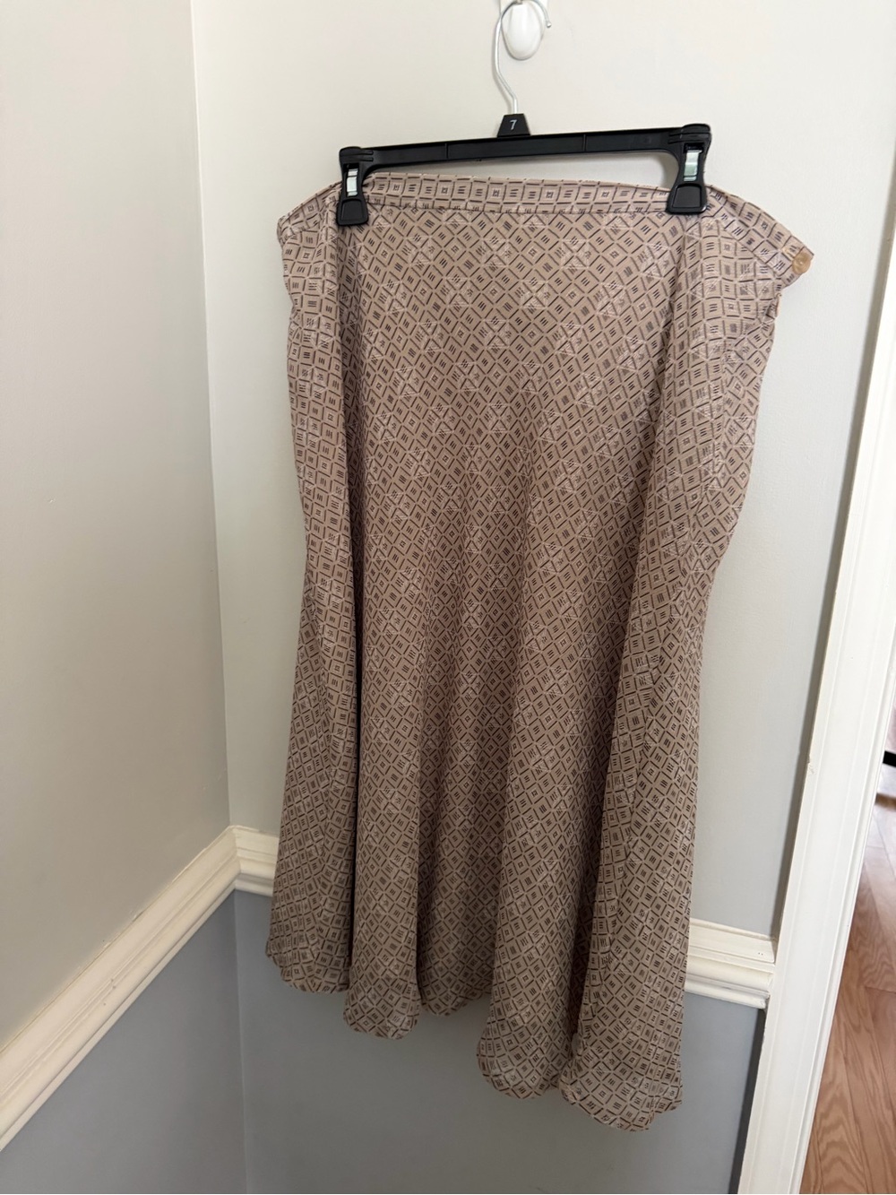 Covington Women's A-Line  Skirt in Taupe Diamond Print Size 14/16